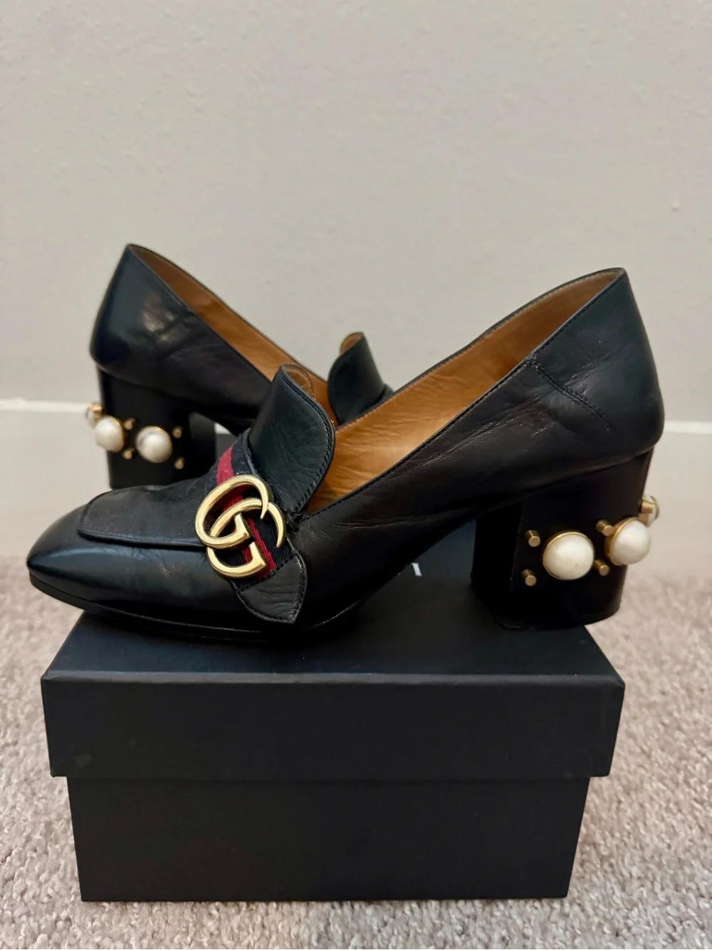 Authentic Gucci Peyton Black Leather Loafers with Red Stripe and Pearls